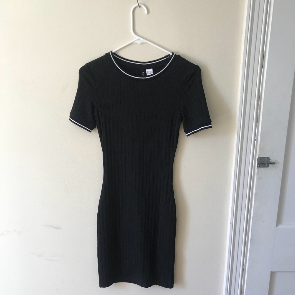 Basic H&M Black dress with White detail NWOT